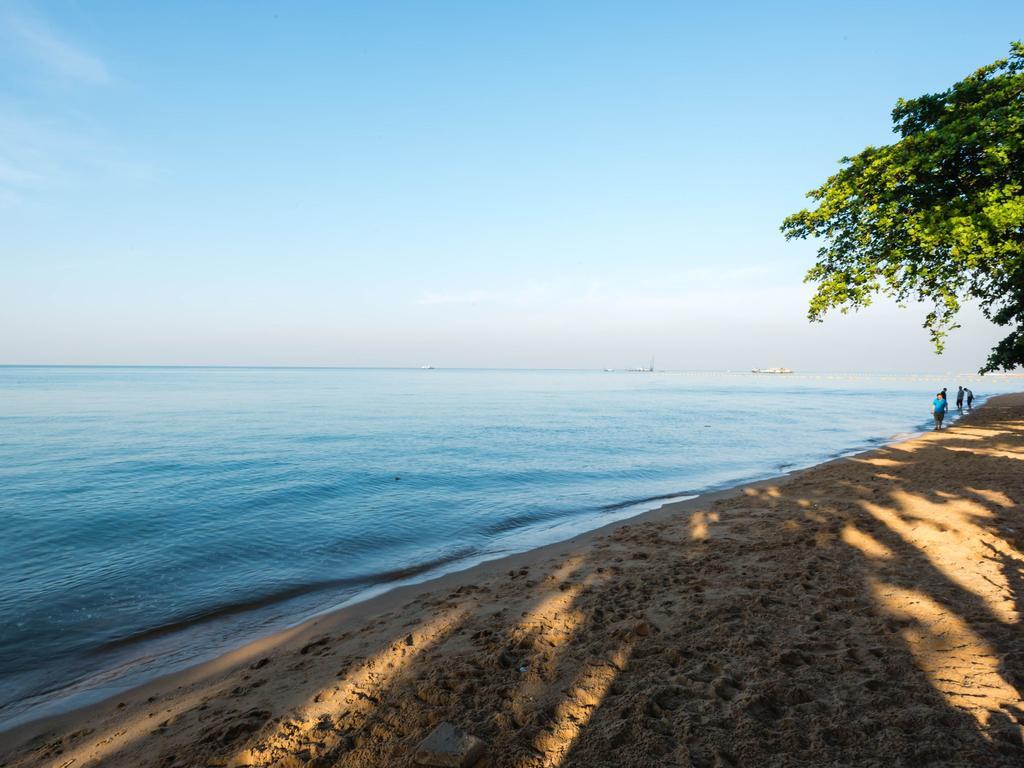 Beach 7 Condo Pantai Jomtien Bagian luar foto